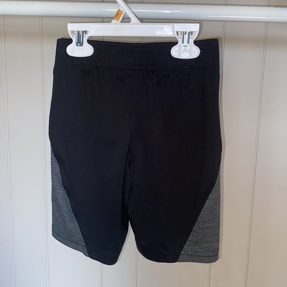 Jumping beans Pokémon active shorts size 5 - Picture 2 of 3